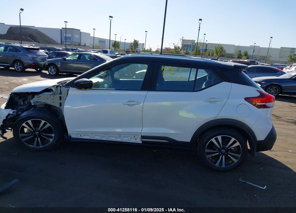 2018 NISSAN KICKS SR VIN: 3N1CP5CU6JL527391