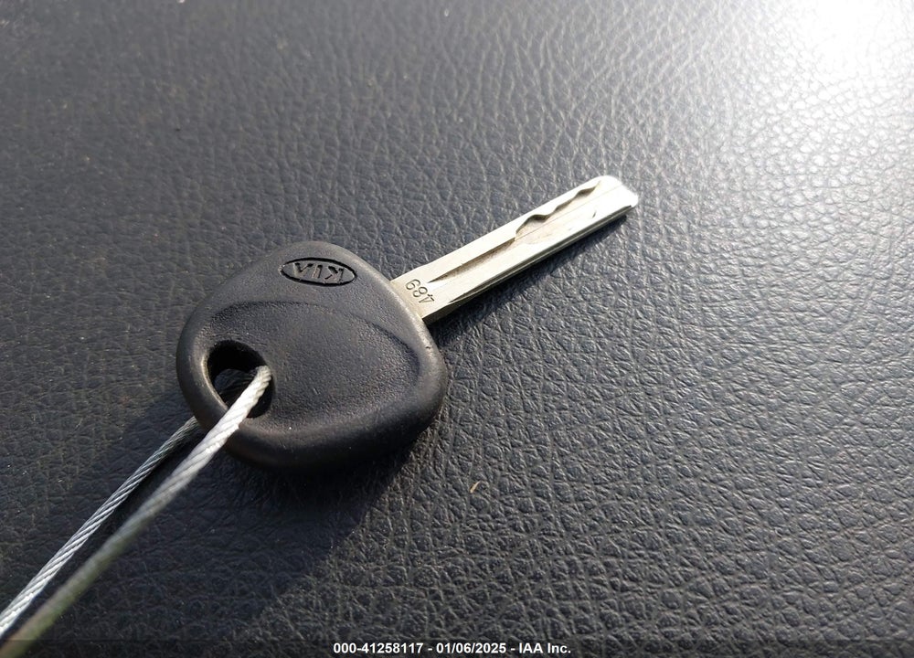 2012 KIA SORENTO LX VIN: 5XYKT3A19CG215805