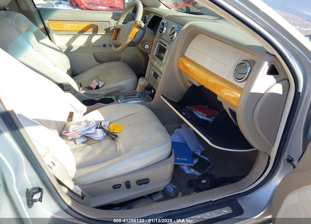 2009 LINCOLN MKZ VIN: 3LNHM28T89R602526
