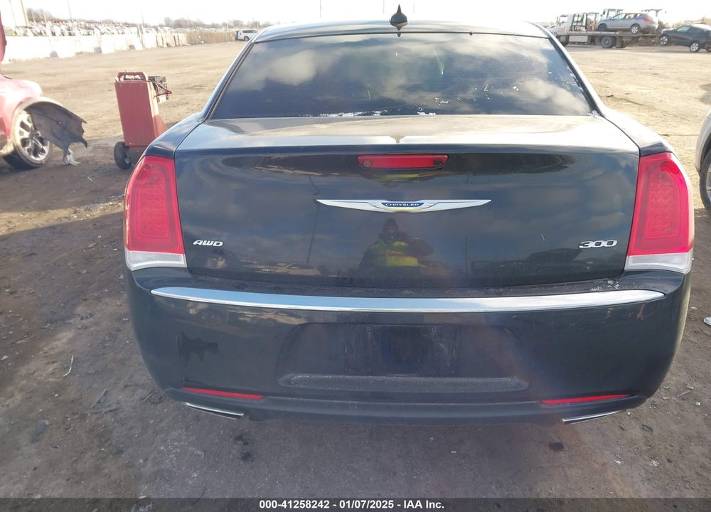 2019 CHRYSLER 300 LIMITED AWD VIN: 2C3CCAKG0KH543016