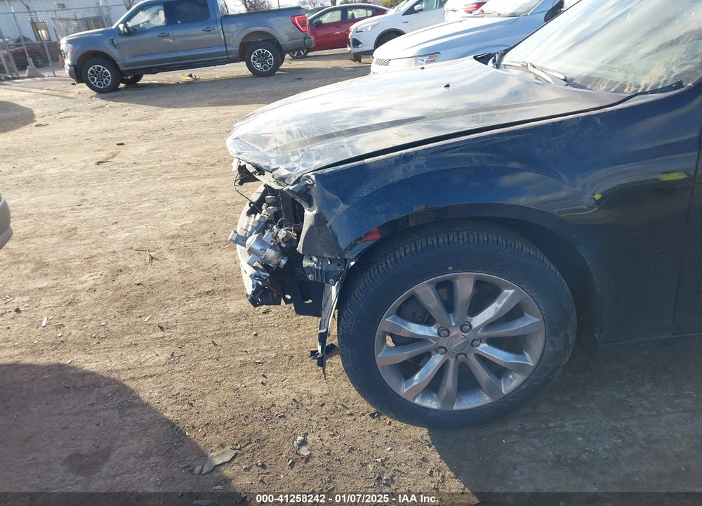 2019 CHRYSLER 300 LIMITED AWD VIN: 2C3CCAKG0KH543016