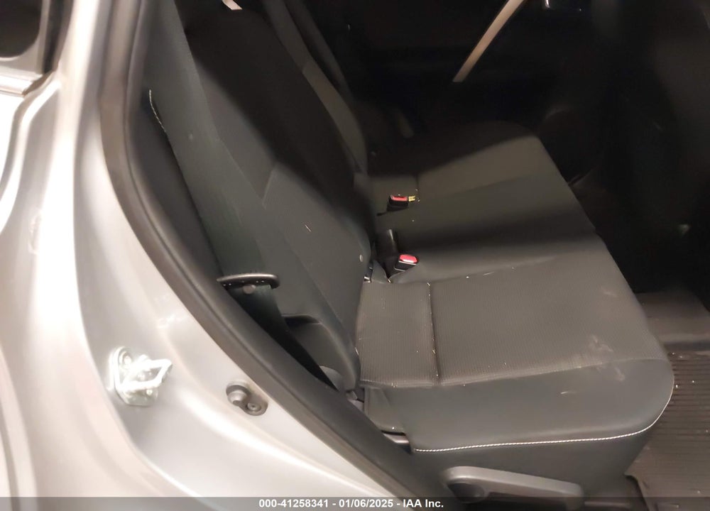 2018 TOYOTA RAV4 ADVENTURE/XLE VIN: JTMRFREV8JJ252945