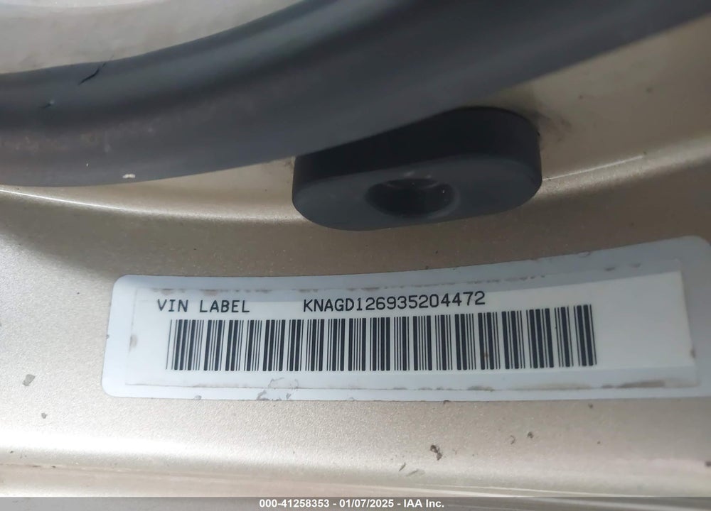 2003 KIA OPTIMA LX/SE VIN: KNAGD126935204472