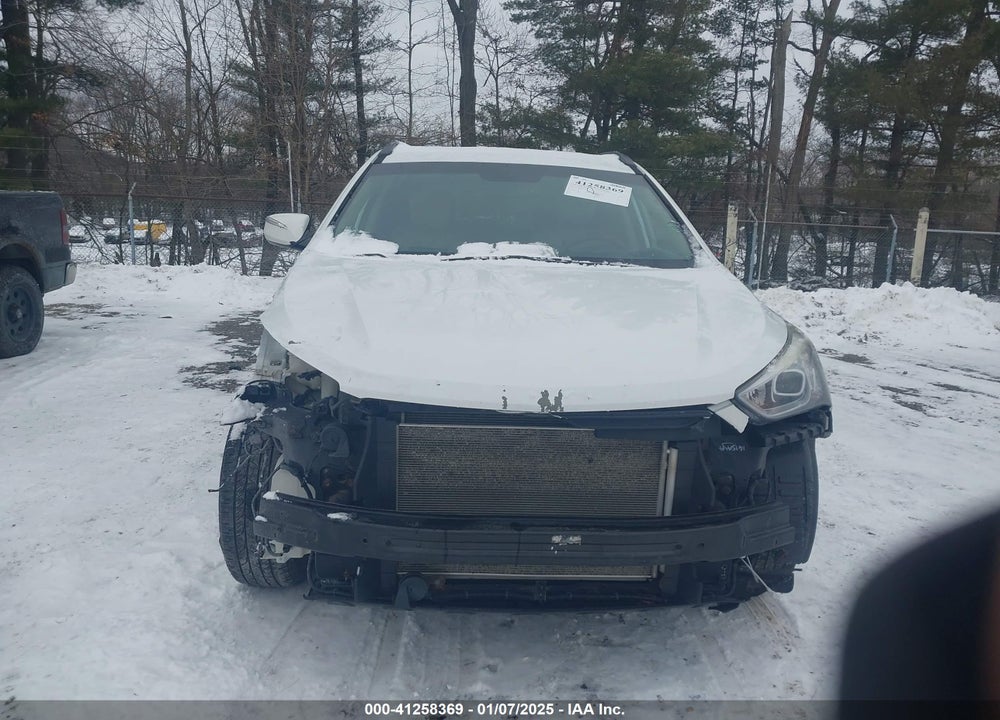 2015 HYUNDAI SANTA FE SPORT 2.4L VIN: 5XYZUDLB8FG267776