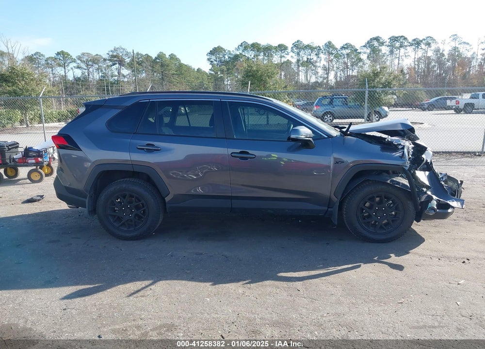 2024 TOYOTA RAV4 XLE VIN: 2T3W1RFV4RC292759