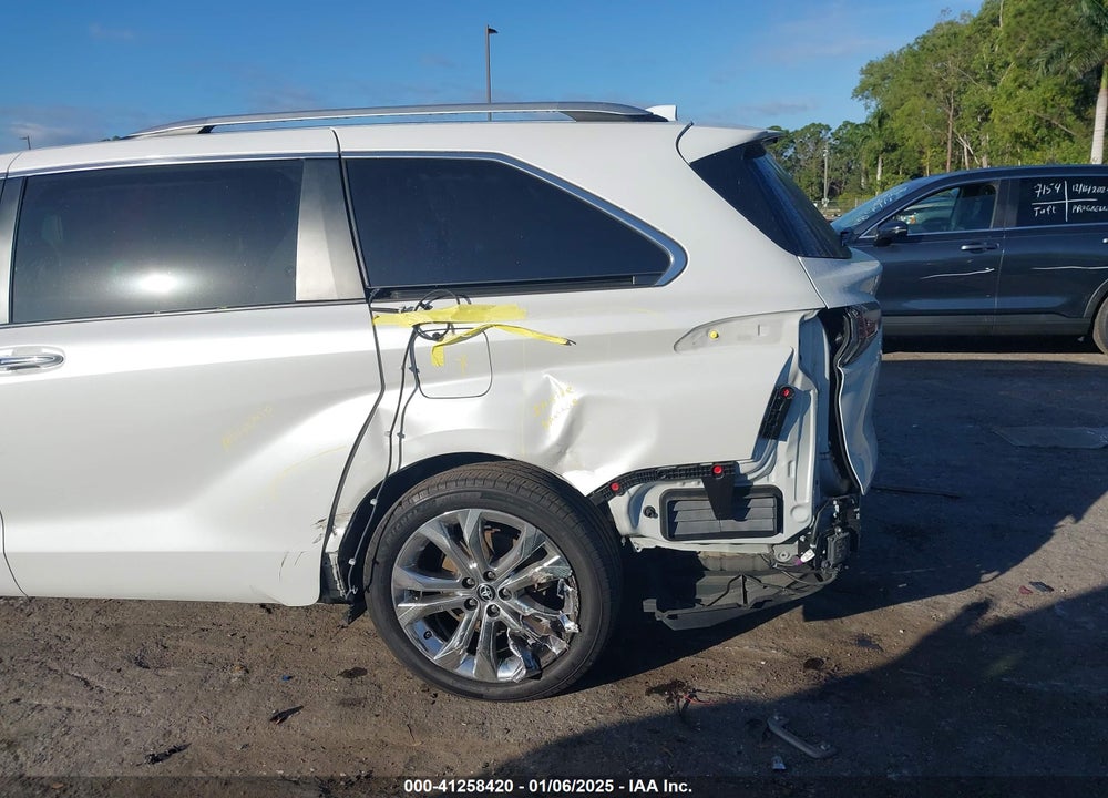 2022 TOYOTA SIENNA PLATINUM VIN: 5TDERKEC5NS101257