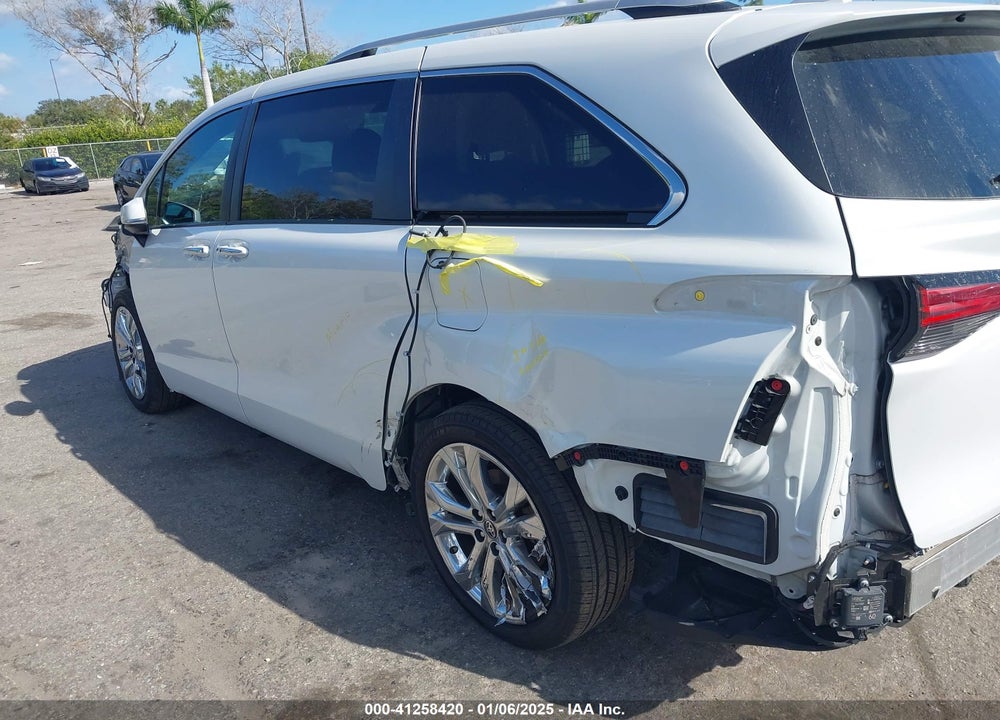 2022 TOYOTA SIENNA PLATINUM VIN: 5TDERKEC5NS101257