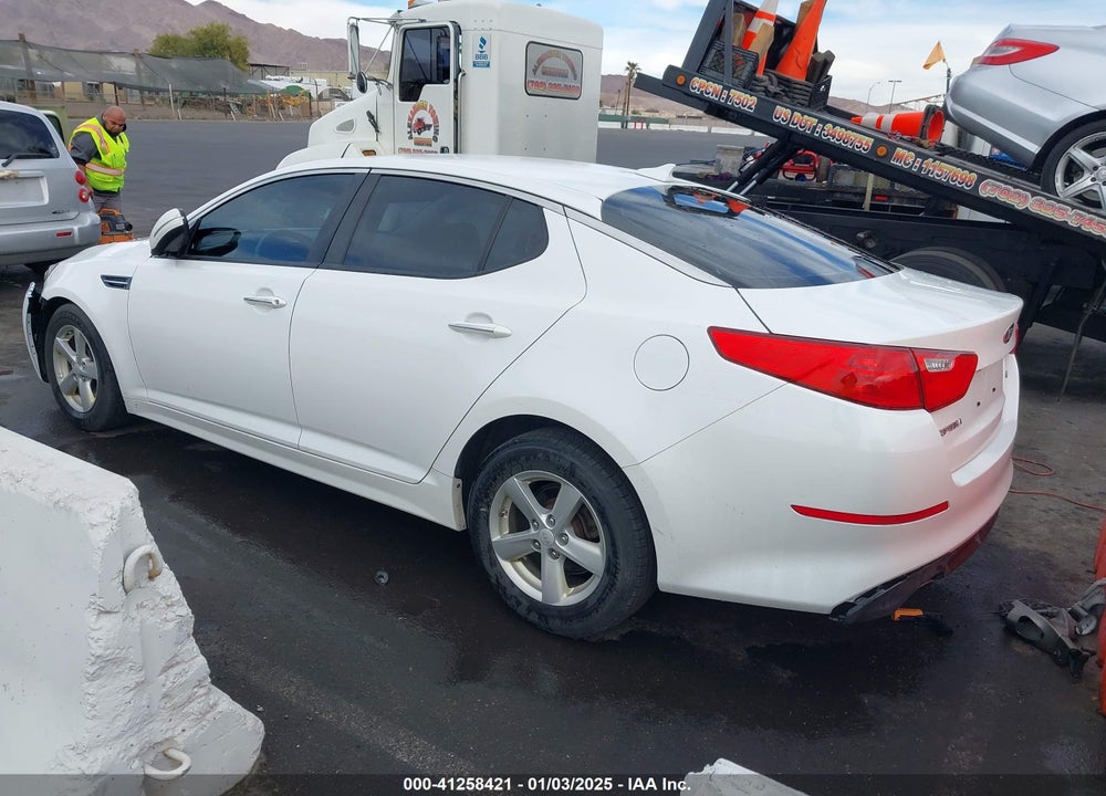2015 KIA OPTIMA VIN: KNAGM4A79F5639203