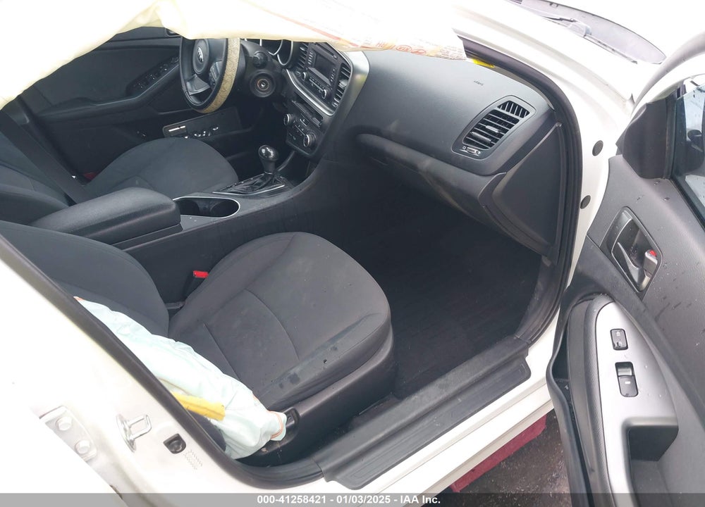2015 KIA OPTIMA VIN: KNAGM4A79F5639203