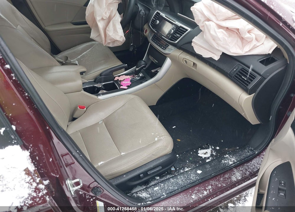 2013 HONDA ACCORD VIN: 1HGCR2F81DA039306