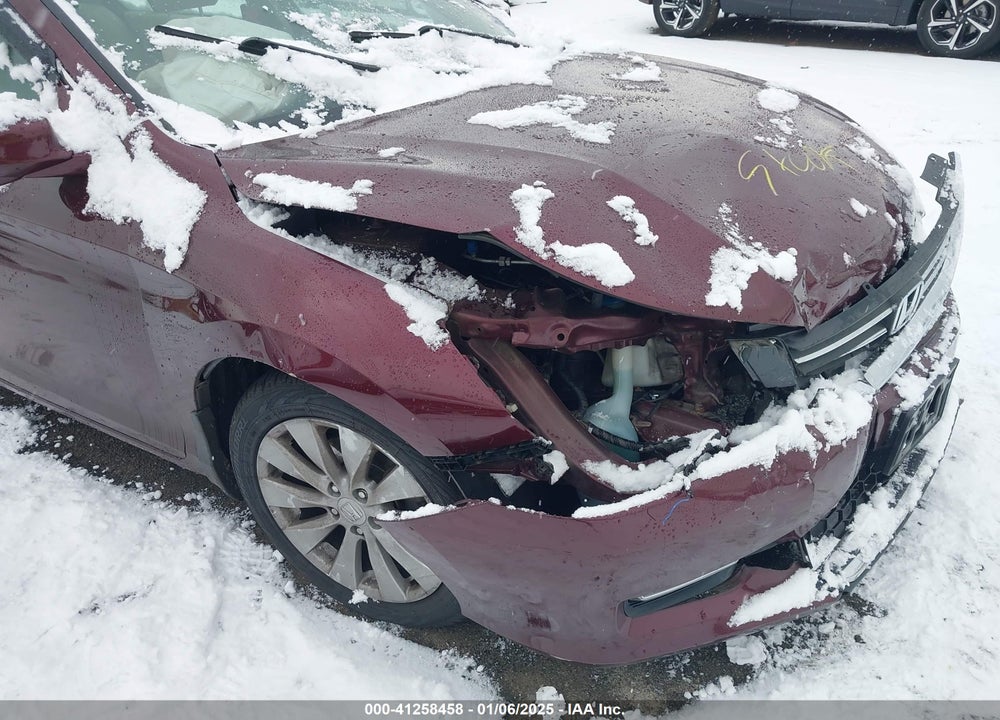 2013 HONDA ACCORD VIN: 1HGCR2F81DA039306