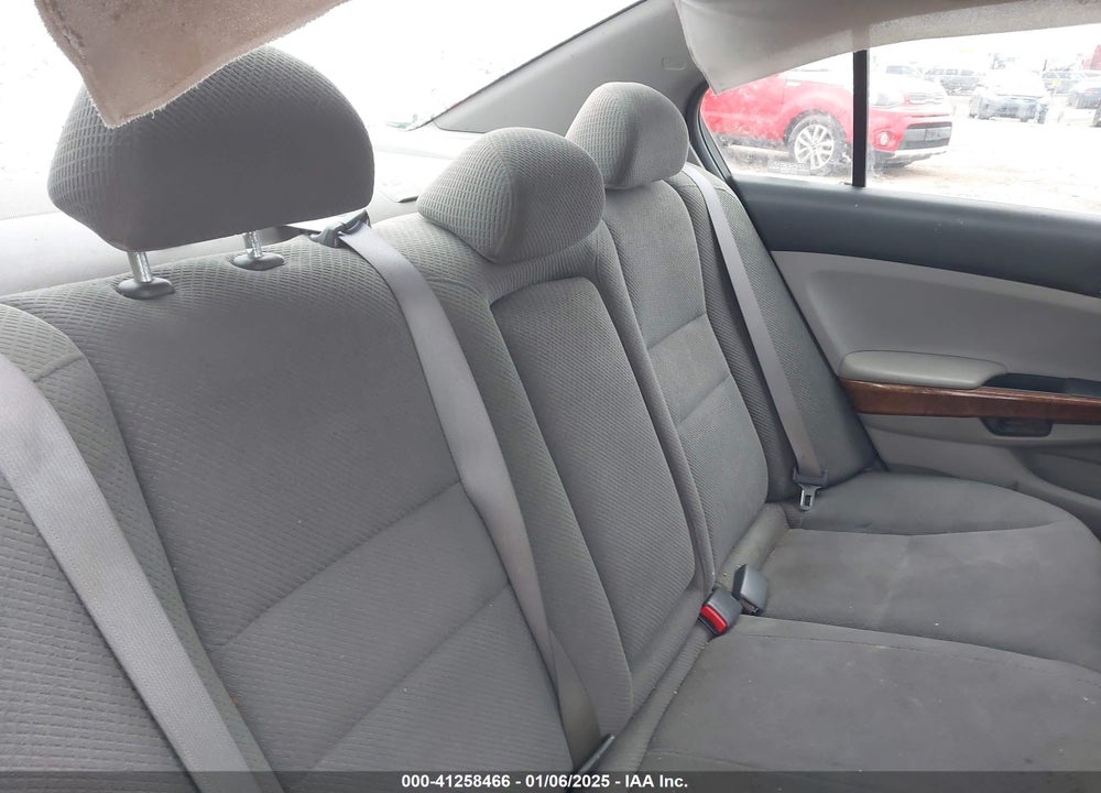 2011 HONDA ACCORD 2.4 EX VIN: 1HGCP2F7XBA030842