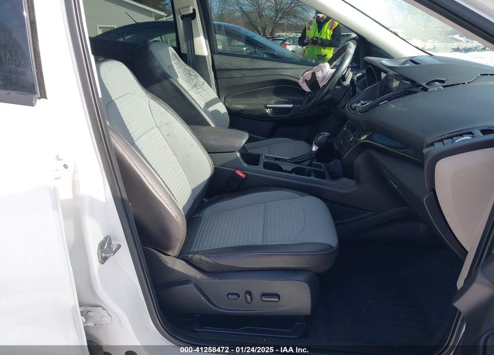 2017 FORD ESCAPE TITANIUM VIN: 1FMCU9J93HUC08389