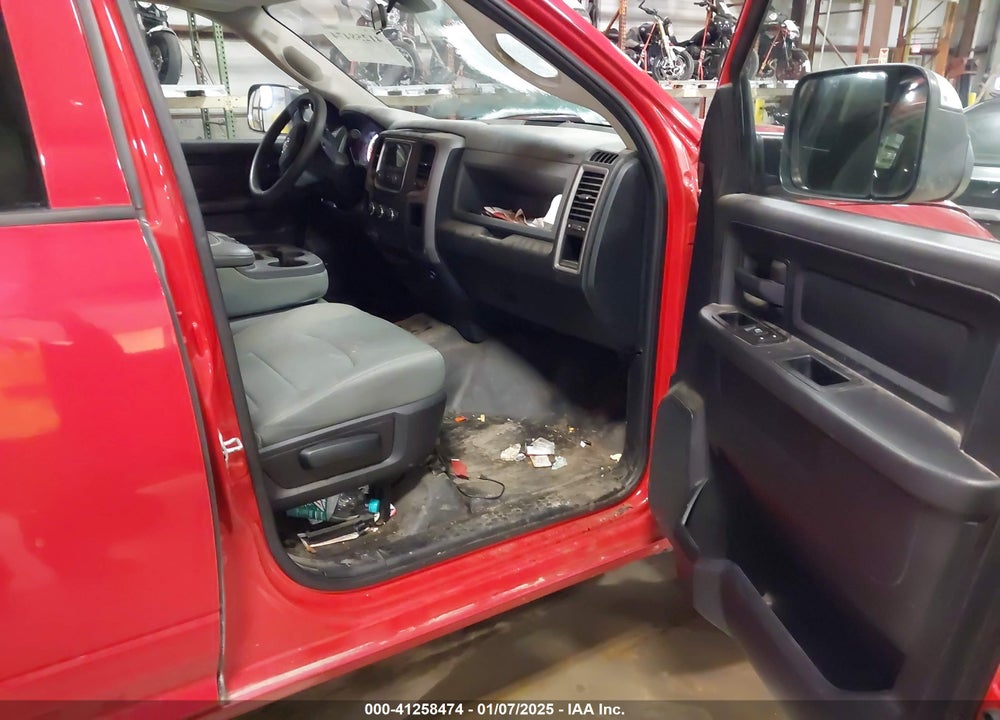 2015 RAM 2500 TRADESMAN VIN: 3C6UR4HJ8FG575972