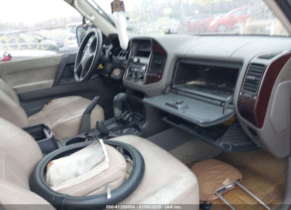 2001 MITSUBISHI MONTERO VIN: JA4MW31R11J008077