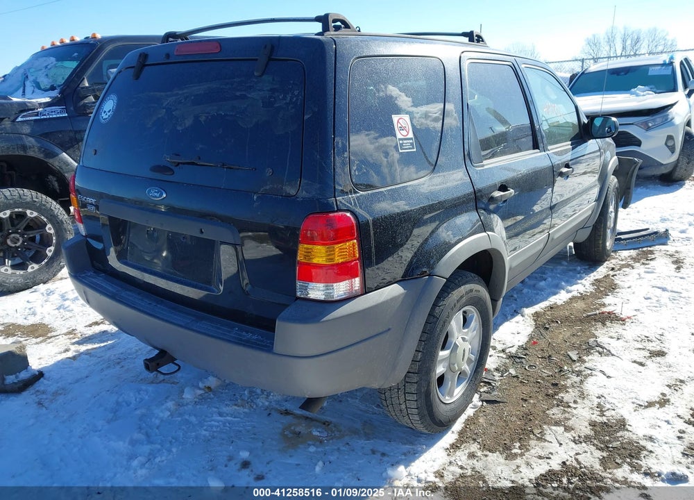 2001 FORD ESCAPE XLT VIN: 1FMYU04161KF17847