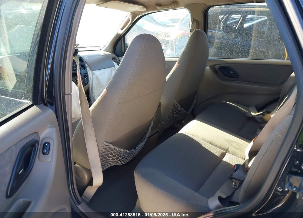 2001 FORD ESCAPE XLT VIN: 1FMYU04161KF17847