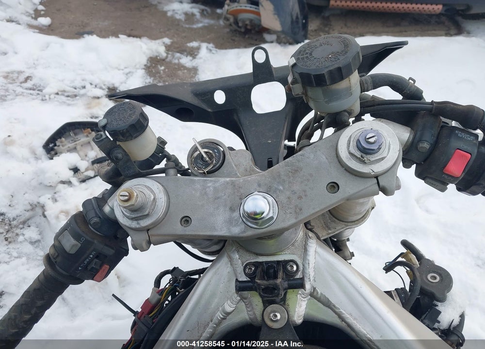1998 YAMAHA YZF750 R VIN: JYA4LEE09WA006859