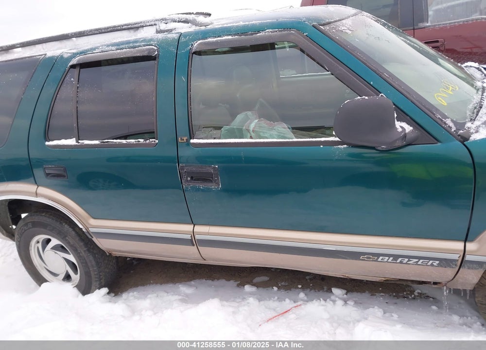 1997 CHEVROLET BLAZER LT VIN: 1GNDT13W7V2230037