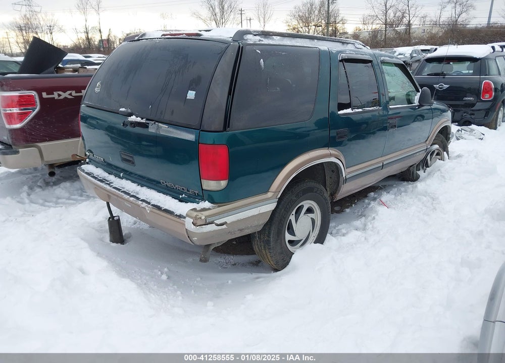 1997 CHEVROLET BLAZER LT VIN: 1GNDT13W7V2230037