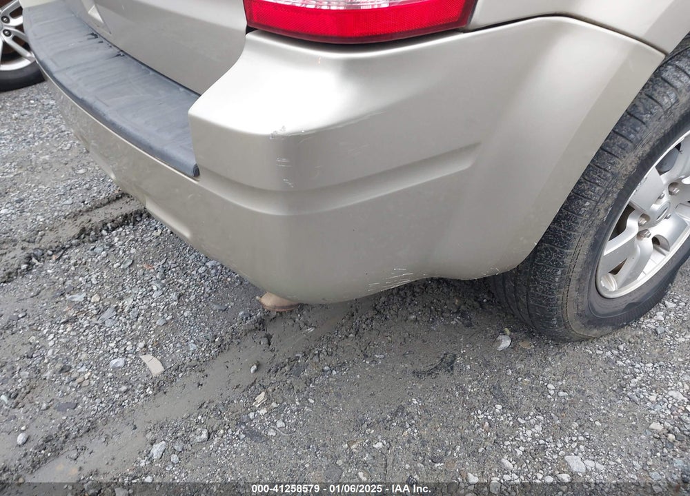 2010 FORD ESCAPE LIMITED VIN: 1FMCU9EG7AKB77979
