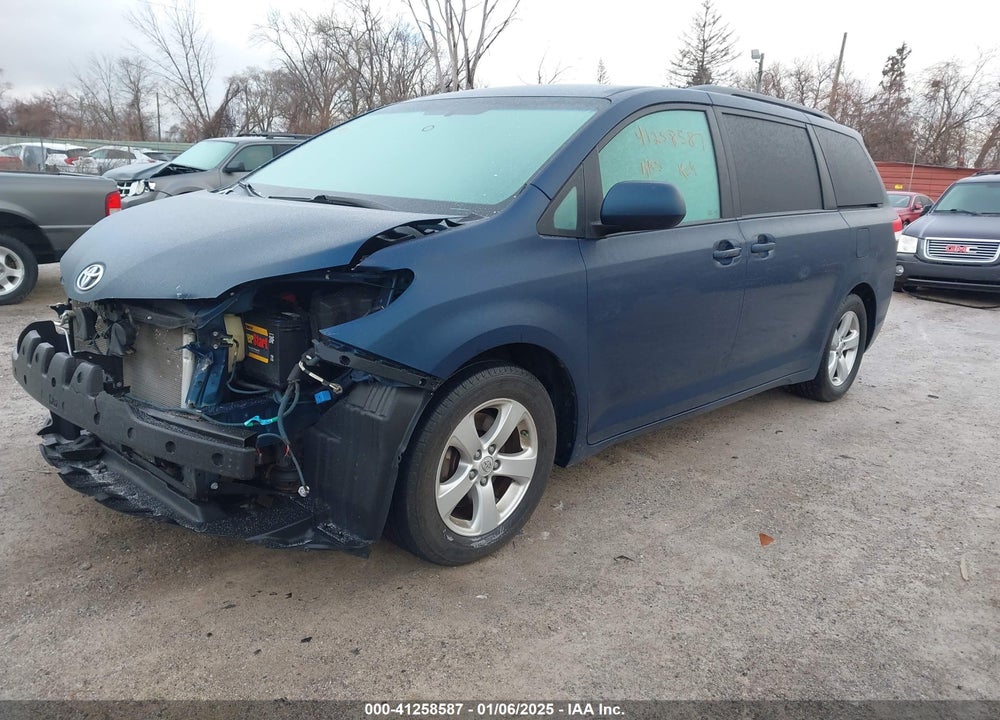 2011 TOYOTA SIENNA LE V6 VIN: 5TDKK3DC4BS125639