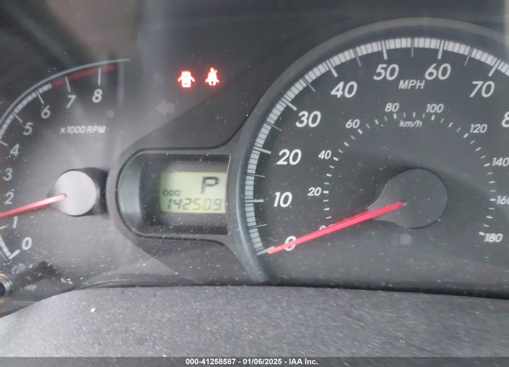 2011 TOYOTA SIENNA LE V6 VIN: 5TDKK3DC4BS125639