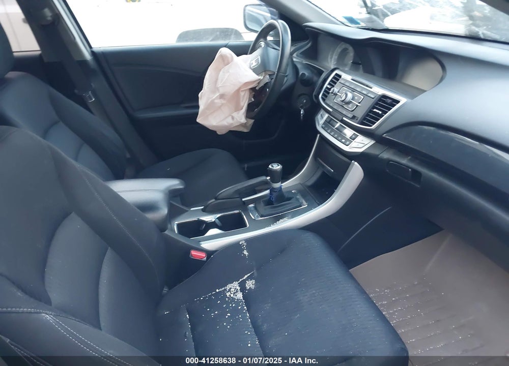 2015 HONDA ACCORD VIN: 1HGCR2E51FA146754