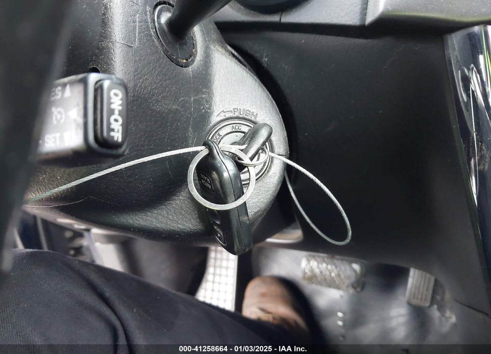 2007 TOYOTA MATRIX/XR VIN: 2T1KR32E67C656146