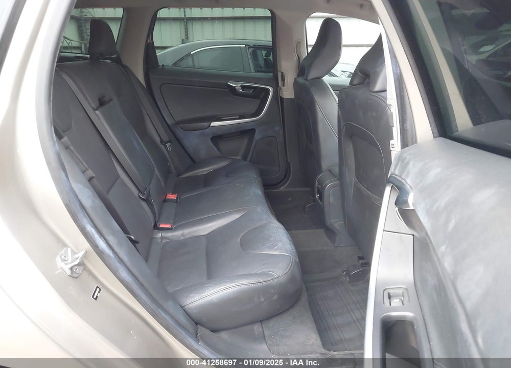 2016 VOLVO XC60 T5 DRIVE-E PLATINUM VIN: YV440MDM0G2849353