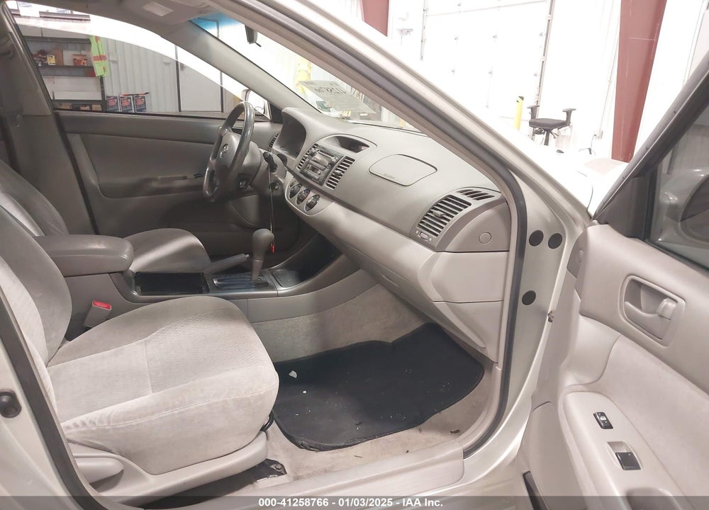 2002 TOYOTA CAMRY LE VIN: JTDBE32K520058764