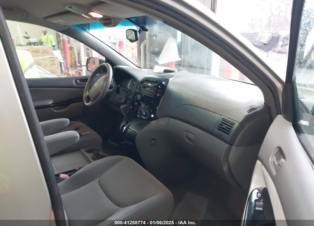 2005 TOYOTA SIENNA LE VIN: 5TDZA23C45S297591
