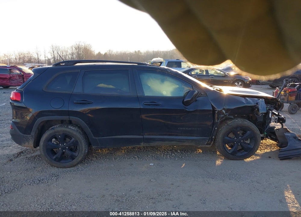 2018 JEEP CHEROKEE VIN: 1C4PJLCBXJD519092