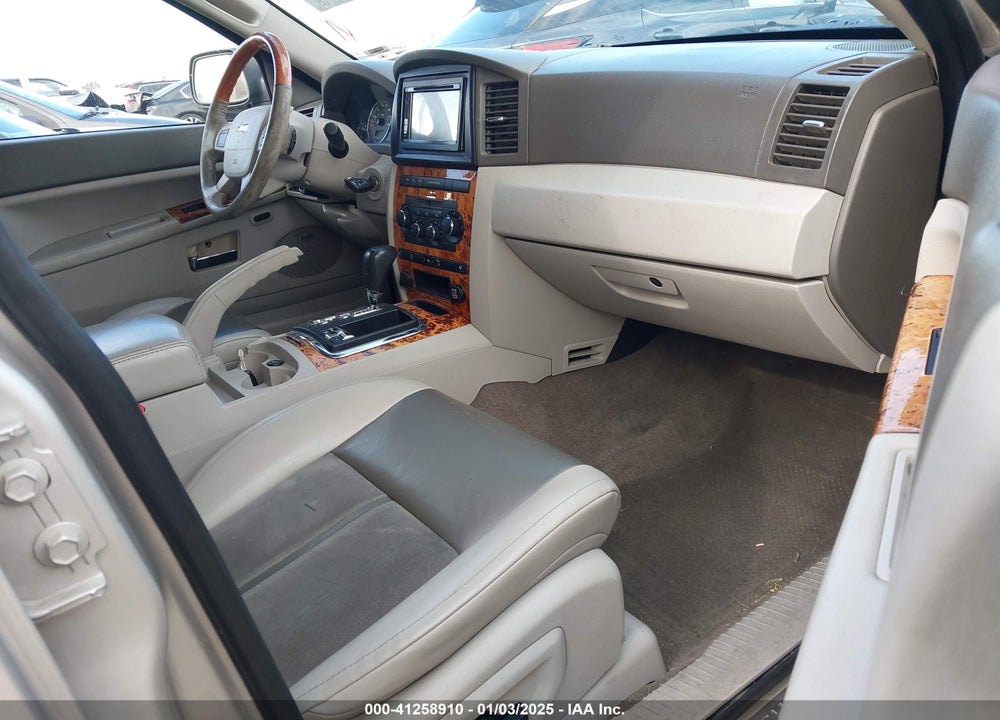 2007 JEEP GRAND CHEROKEE VIN: 1J8HR68M77C642512