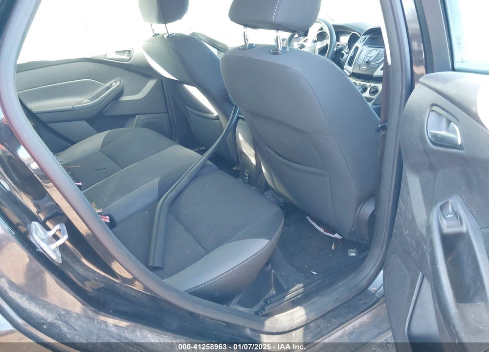 2014 FORD FOCUS VIN: 1FADP3K25EL283066