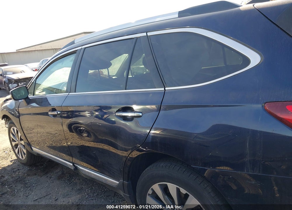 2018 SUBARU OUTBACK 3.6R TOURING VIN: 4S4BSETC5J3322649