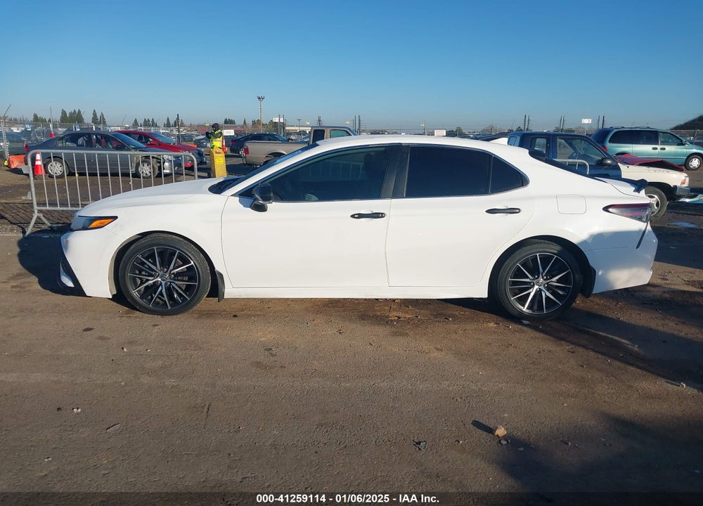 2022 TOYOTA CAMRY VIN: 4T1G11AK7NU656127