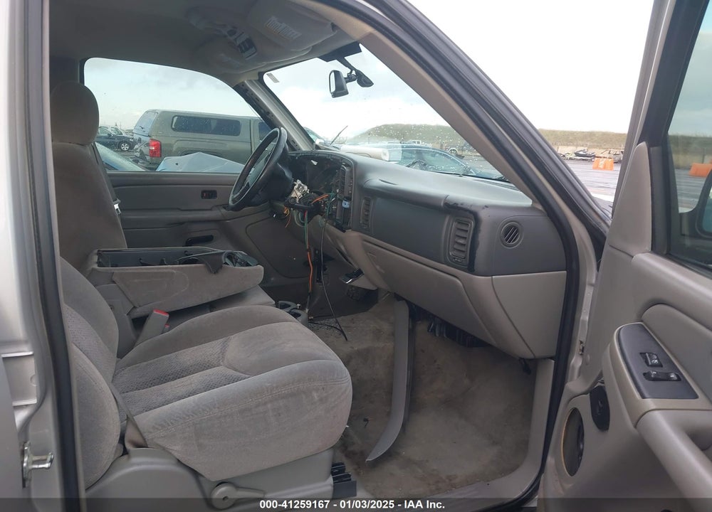 2005 CHEVROLET TAHOE LS VIN: 1GNEK13TX5J140898
