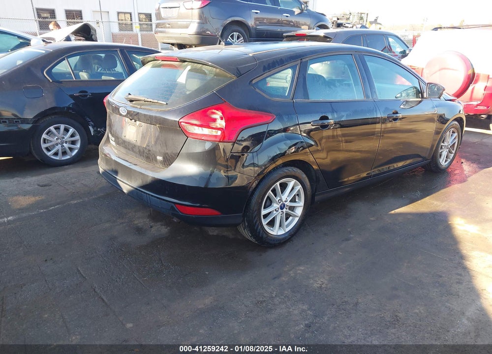 2017 FORD FOCUS SE VIN: 1FADP3K29HL331947