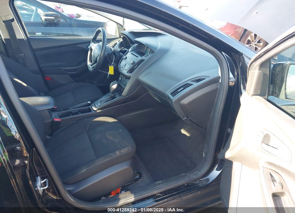 2017 FORD FOCUS SE VIN: 1FADP3K29HL331947