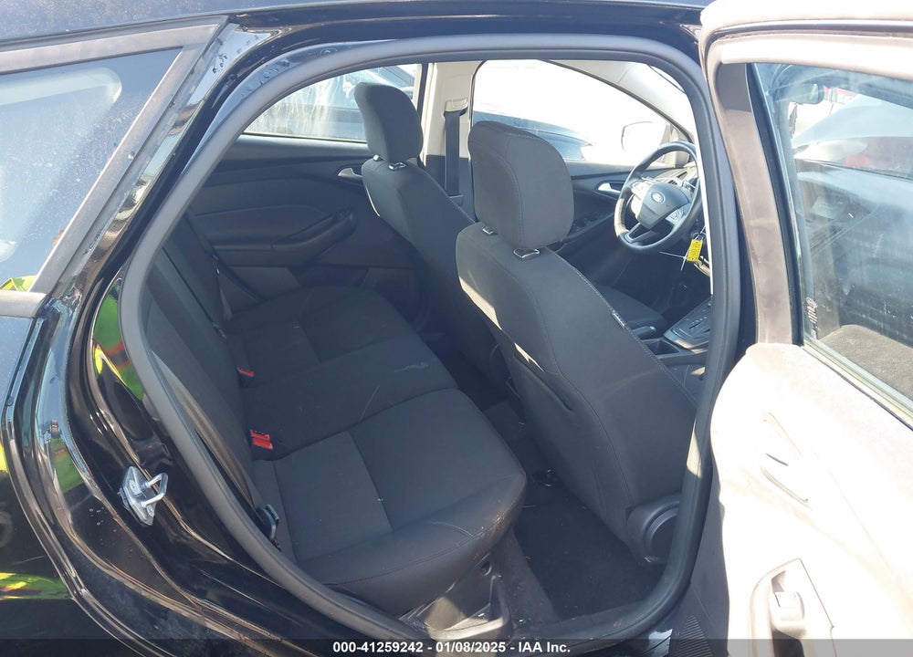 2017 FORD FOCUS SE VIN: 1FADP3K29HL331947