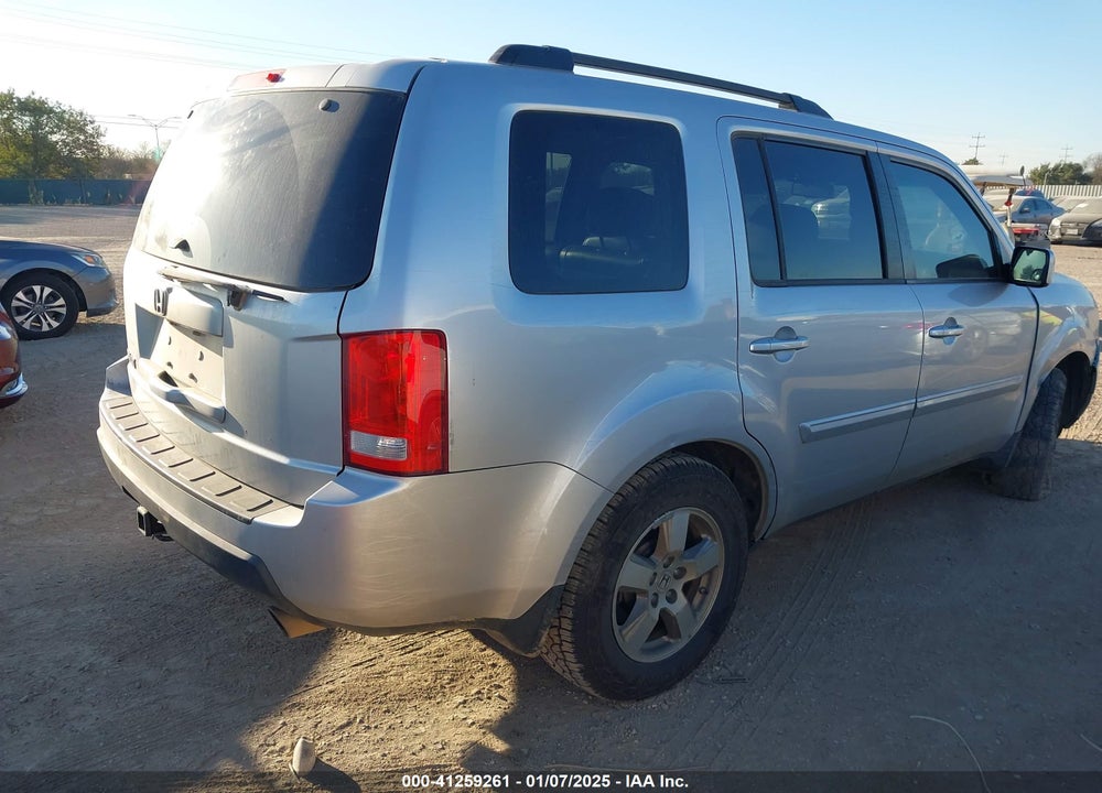 2011 HONDA PILOT EX-L VIN: 5FNYF3H68BB020464