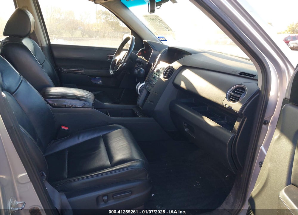 2011 HONDA PILOT EX-L VIN: 5FNYF3H68BB020464
