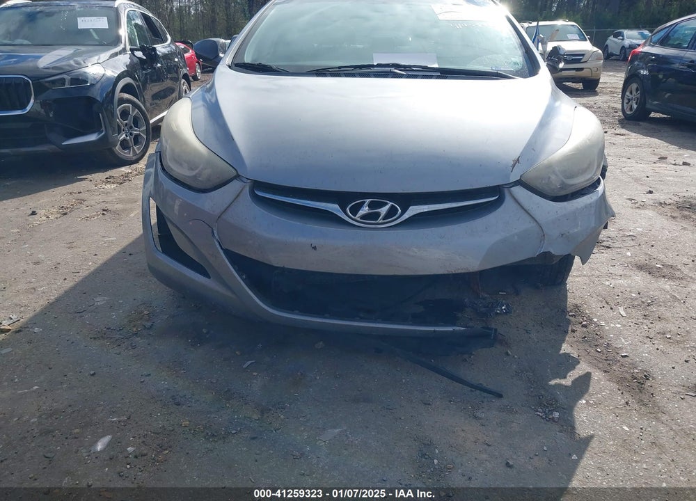 2016 HYUNDAI ELANTRA VIN: 5NPDH4AE0GH717409