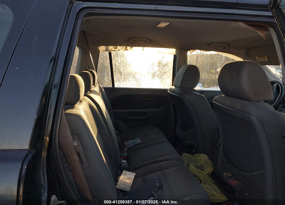 2006 HONDA PILOT LX VIN: 5FNYF28196B016282