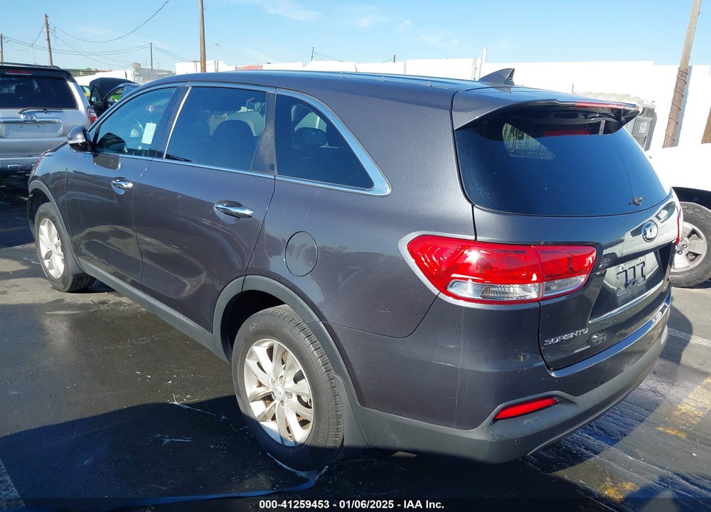 2017 KIA SORENTO 2.4L LX VIN: 5XYPG4A34HG283048