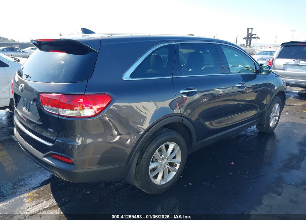 2017 KIA SORENTO 2.4L LX VIN: 5XYPG4A34HG283048