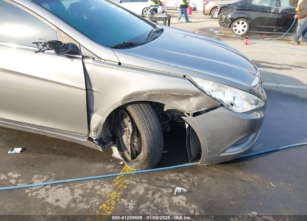 2013 HYUNDAI SONATA GLS VIN: 5NPEB4AC1DH597930