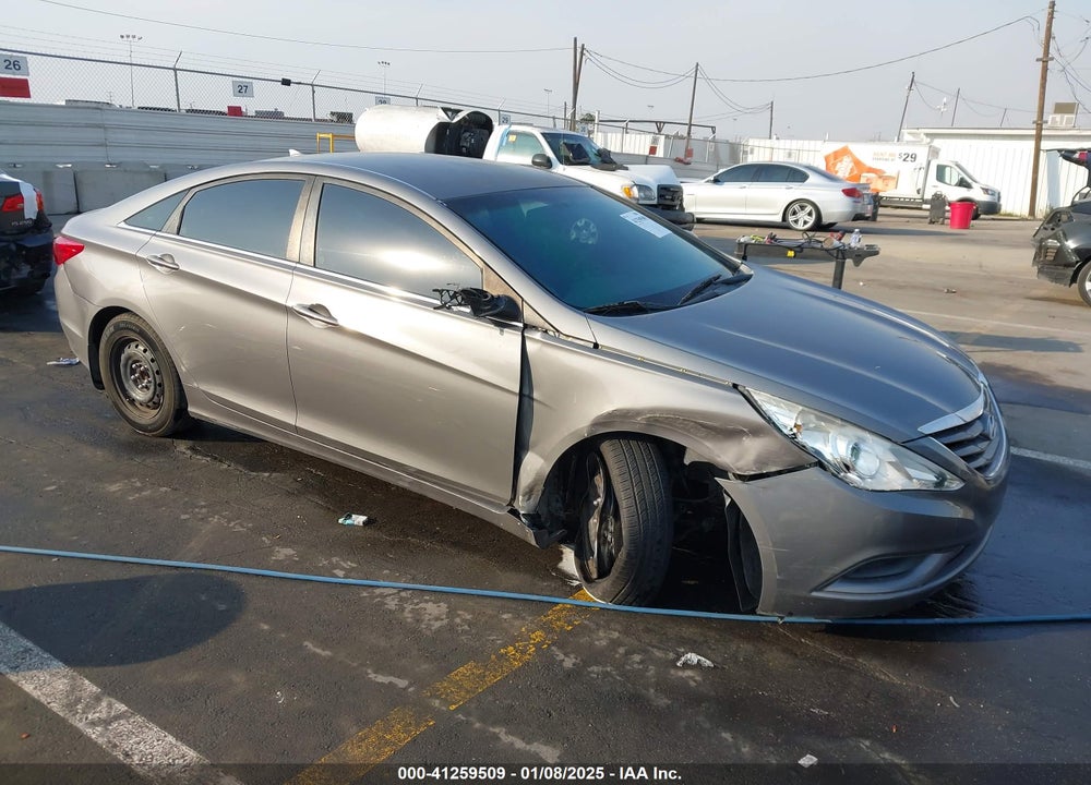 2013 HYUNDAI SONATA GLS VIN: 5NPEB4AC1DH597930