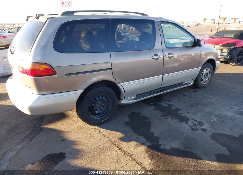 1998 TOYOTA SIENNA XLE VIN: 4T3ZF13C1WU051030